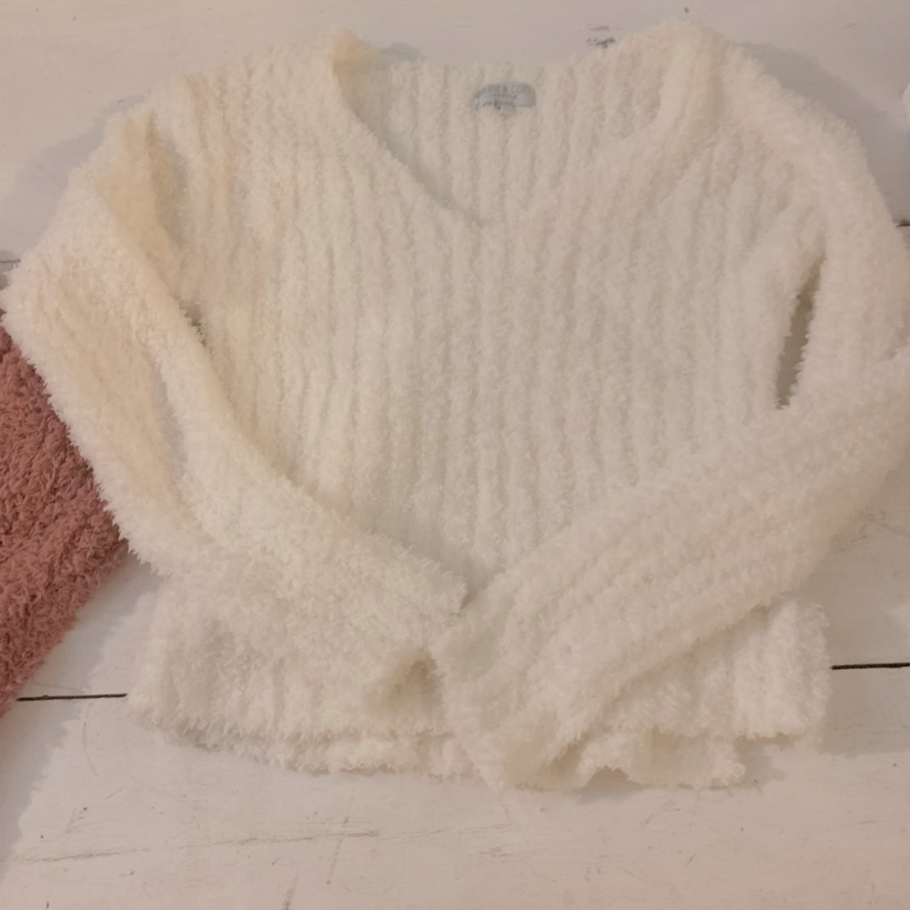 Warm & Cozy fuzzy soft sweater. V neck size S   Extra soft
